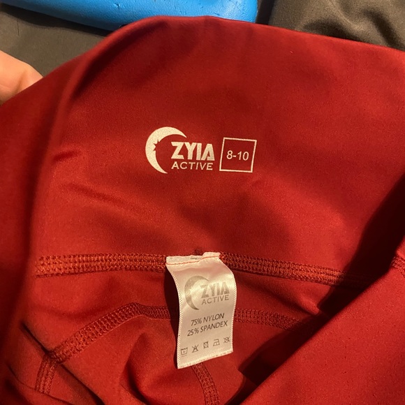 Zyia Active leggings the leopard are size 8-10 the rest are 12 - Picture 11 of 11